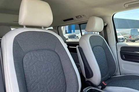 DE25YPW Volkswagen ID. Buzz 210kW Style Pro 86kWh 5dr LWB Auto [7 Seat] Thumbnail #21