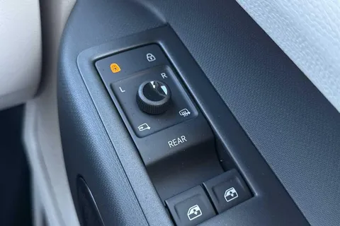 DE25YPW Volkswagen ID. Buzz 210kW Style Pro 86kWh 5dr LWB Auto [7 Seat] Thumbnail #41