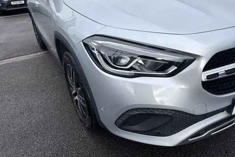 DX71KFZ Mercedes-Benz Gla 1.3 GLA200 Sport (Executive) 7G-DCT Euro 6 (s/s) 5dr Thumbnail #18
