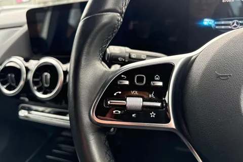 DX71KFZ Mercedes-Benz Gla 1.3 GLA200 Sport (Executive) 7G-DCT Euro 6 (s/s) 5dr Thumbnail #28