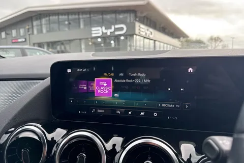 DX71KFZ Mercedes-Benz Gla 1.3 GLA200 Sport (Executive) 7G-DCT Euro 6 (s/s) 5dr Thumbnail #32