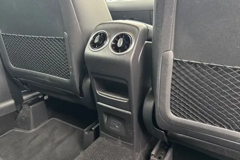 DX71KFZ Mercedes-Benz Gla 1.3 GLA200 Sport (Executive) 7G-DCT Euro 6 (s/s) 5dr Thumbnail #45