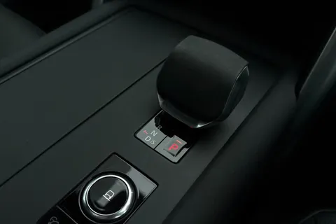 13 of 50 for Land Rover Discovery 3.0 D350 Dynamic HSE 5dr