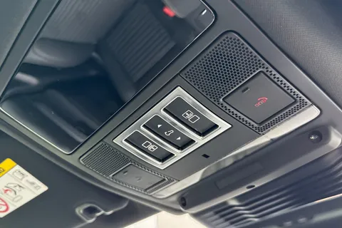 23 of 50 for Land Rover Discovery 3.0 D350 Dynamic HSE 5dr