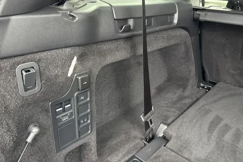 27 of 50 for Land Rover Discovery 3.0 D350 Dynamic HSE 5dr