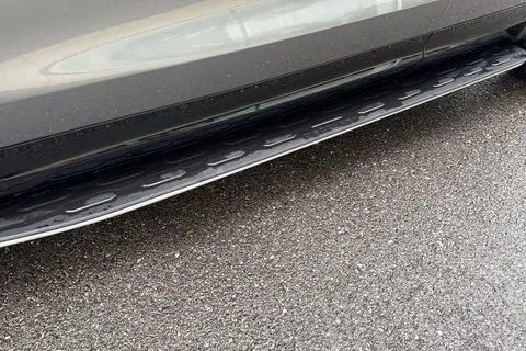 33 of 50 for Land Rover Discovery 3.0 D350 Dynamic HSE 5dr