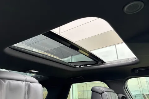 34 of 50 for Land Rover Discovery 3.0 D350 Dynamic HSE 5dr