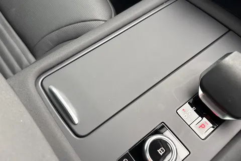 45 of 50 for Land Rover Discovery 3.0 D350 Dynamic HSE 5dr