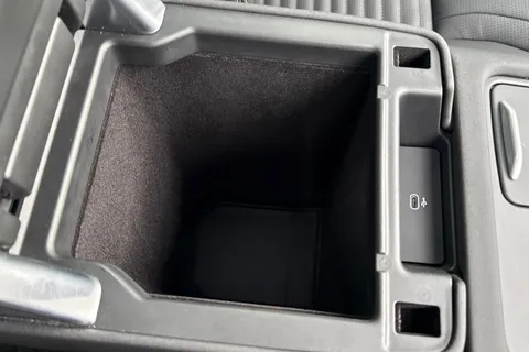 48 of 50 for Land Rover Discovery 3.0 D350 Dynamic HSE 5dr