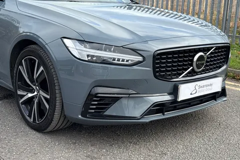 FG21ZZC Volvo S90 2.0h T8 Recharge 11.6kWh R-Design Saloon 4dr Petrol Plug-in Hybrid Auto AWD Euro 6 (s/s) (390 ps) Thumbnail #10