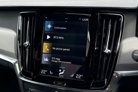 FG21ZZC Volvo S90 2.0h T8 Recharge 11.6kWh R-Design Saloon 4dr Petrol Plug-in Hybrid Auto AWD Euro 6 (s/s) (390 ps) Thumbnail #18