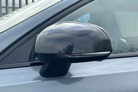 FG21ZZC Volvo S90 2.0h T8 Recharge 11.6kWh R-Design Saloon 4dr Petrol Plug-in Hybrid Auto AWD Euro 6 (s/s) (390 ps) Thumbnail #31