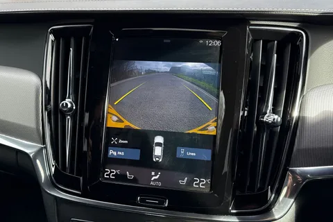 FG21ZZC Volvo S90 2.0h T8 Recharge 11.6kWh R-Design Saloon 4dr Petrol Plug-in Hybrid Auto AWD Euro 6 (s/s) (390 ps) Thumbnail #39