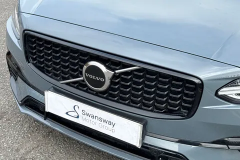 FG21ZZC Volvo S90 2.0h T8 Recharge 11.6kWh R-Design Saloon 4dr Petrol Plug-in Hybrid Auto AWD Euro 6 (s/s) (390 ps) Thumbnail #41