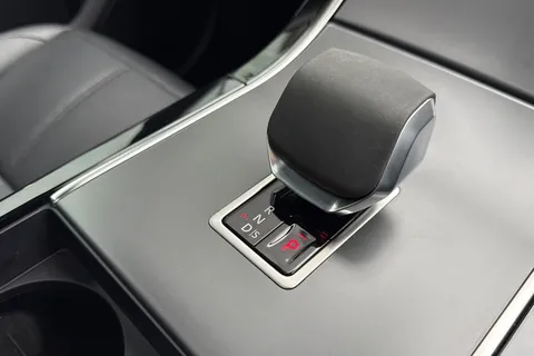 KS73YCJ Land Rover Range Rover Velar 2.0 P400e Dynamic SE 5dr Thumbnail #15