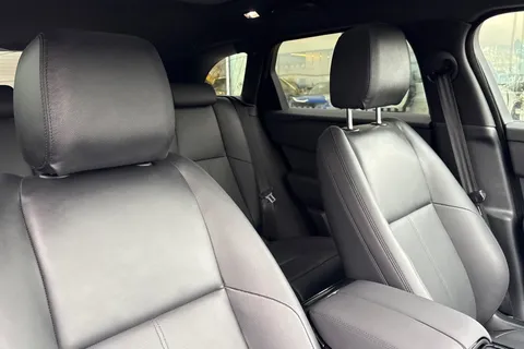 KS73YCJ Land Rover Range Rover Velar 2.0 P400e Dynamic SE 5dr Thumbnail #23