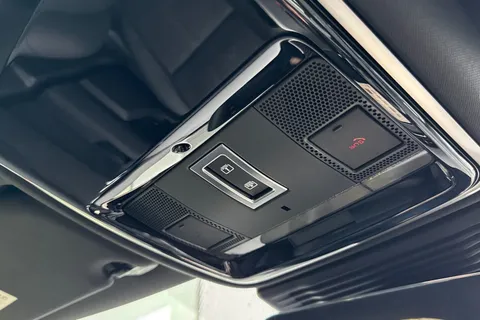 KS73YCJ Land Rover Range Rover Velar 2.0 P400e Dynamic SE 5dr Thumbnail #25