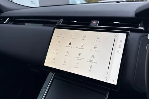 KS73YCJ Land Rover Range Rover Velar 2.0 P400e Dynamic SE 5dr Thumbnail #35