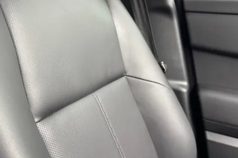 KS73YCJ Land Rover Range Rover Velar 2.0 P400e Dynamic SE 5dr Thumbnail #49