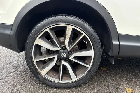 PK16NPN Nissan Qashqai 1.2 DIG-T Tekna 2WD Euro 6 (s/s) 5dr Thumbnail #7