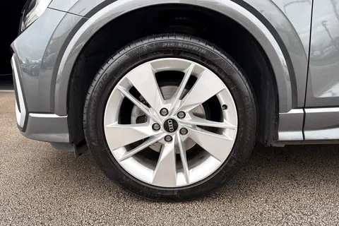 7 of 64 for Audi Q2 1.0 TFSI 30 S line Euro 6 (s/s) 5dr