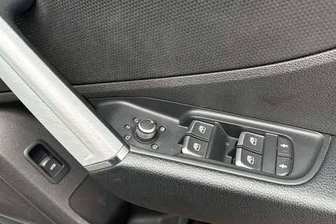 36 of 64 for Audi Q2 1.0 TFSI 30 S line Euro 6 (s/s) 5dr