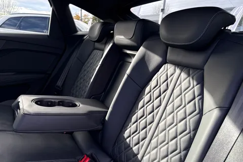 33 of 47 for Audi Q4 e-tron Q4 Sportback Vorsprung 50 e-tron quattro 220,00 kW