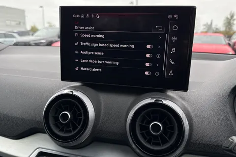 DF74KVG Audi Q2 S line 35 TFSI  150 PS 6-speed Thumbnail #33