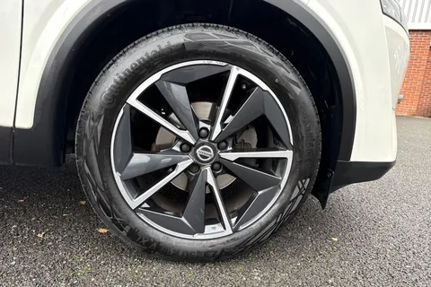 GR21FZP Nissan Qashqai 1.3 DIG-T MHEV Tekna XTRON Euro 6 (s/s) 5dr Thumbnail #9