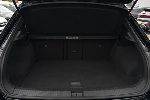 7 of 43 for VOLKSWAGEN T-ROC 1.0 TSI 110 Black Edition 5dr