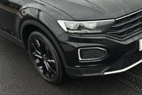 9 of 43 for VOLKSWAGEN T-ROC 1.0 TSI 110 Black Edition 5dr