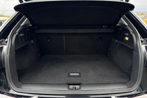 MV69TWM Audi Q2 Sport 30 TDI 116 PS 6-speed Thumbnail #7