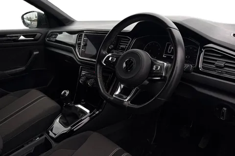 14 of 43 for VOLKSWAGEN T-ROC 1.0 TSI 110 Black Edition 5dr