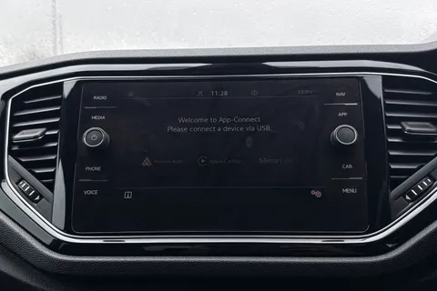 17 of 43 for VOLKSWAGEN T-ROC 1.0 TSI 110 Black Edition 5dr