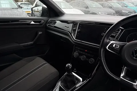 20 of 43 for VOLKSWAGEN T-ROC 1.0 TSI 110 Black Edition 5dr