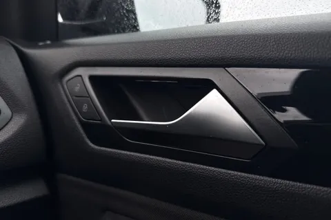 21 of 43 for VOLKSWAGEN T-ROC 1.0 TSI 110 Black Edition 5dr