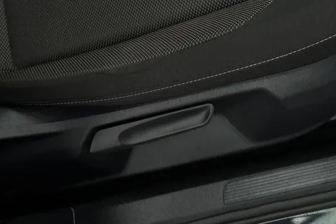 32 of 43 for VOLKSWAGEN T-ROC 1.0 TSI 110 Black Edition 5dr