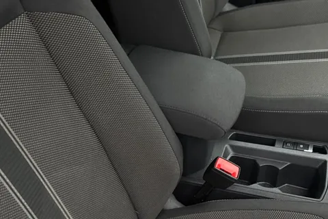 33 of 43 for VOLKSWAGEN T-ROC 1.0 TSI 110 Black Edition 5dr