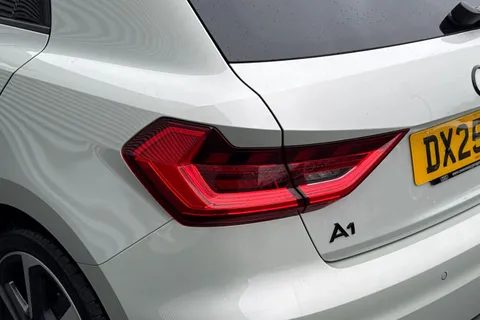 DX25URC Audi A1 Black Edition 30 TFSI 116 PS S tronic Thumbnail #9