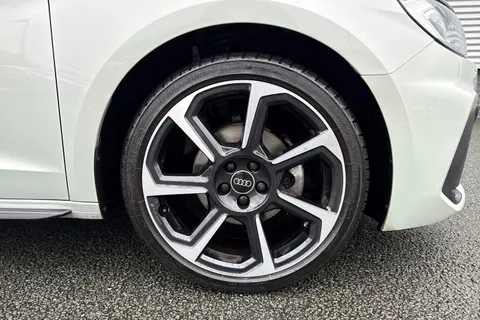 DX25URC Audi A1 Black Edition 30 TFSI 116 PS S tronic Thumbnail #11