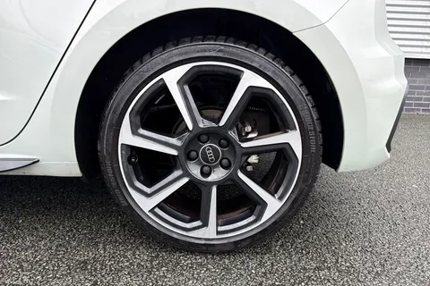 DX25URC Audi A1 Black Edition 30 TFSI 116 PS S tronic Thumbnail #14