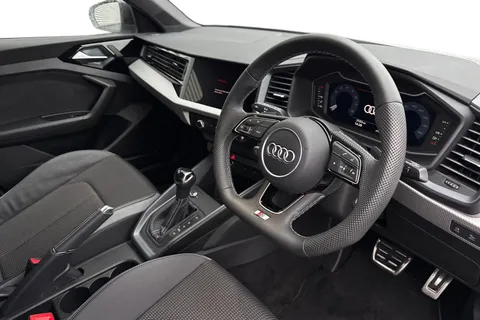 DX25URC Audi A1 Black Edition 30 TFSI 116 PS S tronic Thumbnail #15
