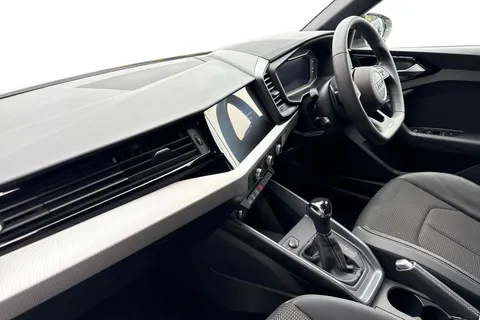 DX25URC Audi A1 Black Edition 30 TFSI 116 PS S tronic Thumbnail #16