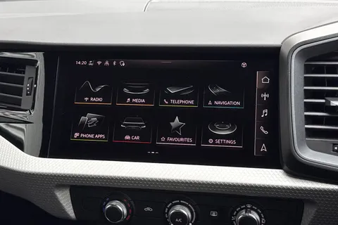 DX25URC Audi A1 Black Edition 30 TFSI 116 PS S tronic Thumbnail #18