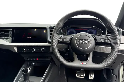 DX25URC Audi A1 Black Edition 30 TFSI 116 PS S tronic Thumbnail #19