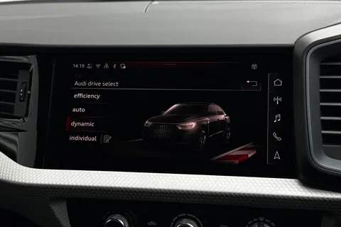 DX25URC Audi A1 Black Edition 30 TFSI 116 PS S tronic Thumbnail #31