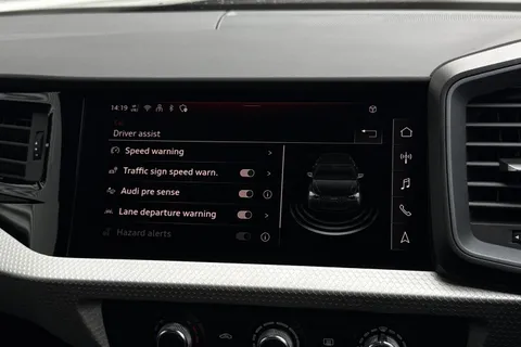 DX25URC Audi A1 Black Edition 30 TFSI 116 PS S tronic Thumbnail #33