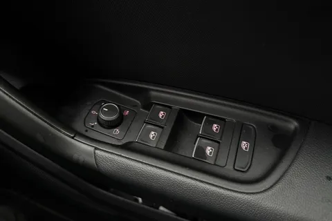 DX25URC Audi A1 Black Edition 30 TFSI 116 PS S tronic Thumbnail #41