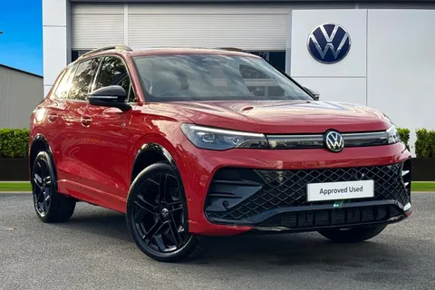 KP25RNU Volkswagen Tiguan 2.0 TDI R-Line 5dr DSG | Tow Bar | Heated Seats Thumbnail #2