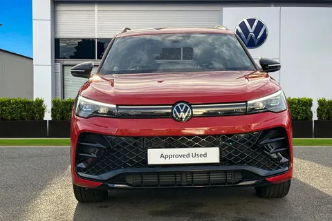 KP25RNU Volkswagen Tiguan 2.0 TDI R-Line 5dr DSG | Tow Bar | Heated Seats Thumbnail #6